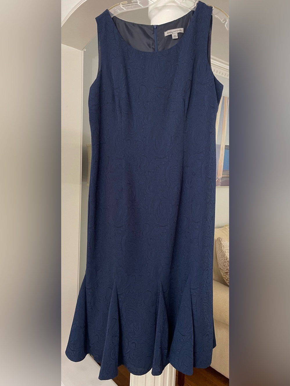 Danny & Nicole women’s size 14 sleeve less formal dress.Navy blue